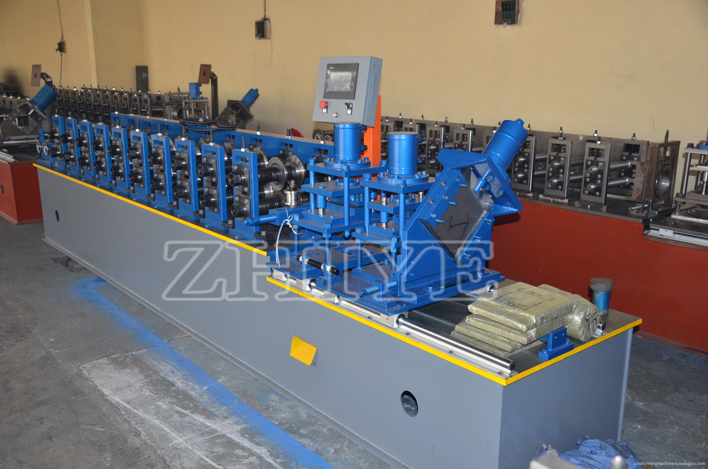 Stud cold rolling line