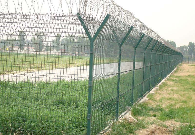 Cerca do Aeroporto de arame soldado