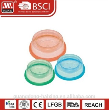 Plastic round pet feeder