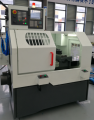 Máquina de torneamento CNC de alimentação automática