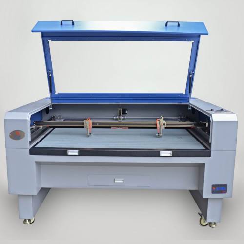 Hooly New Type Machine Laser Engraver Used