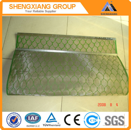 Hook strip soft screens