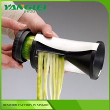 Amazon Hot Seller Kitcen Accessories Funnel Shaped Vegetable Spiral Slicer in Stock