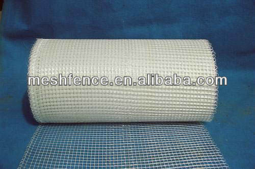 Alkali resistant and self adhesive stucco fiberglass mesh