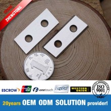 Four edge carbide reversible knife for portable planers