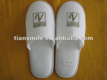 closed toe hotel slippers