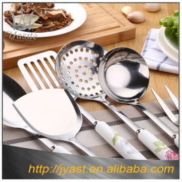 Comfortable stainless steel tableware set kitchen utensils