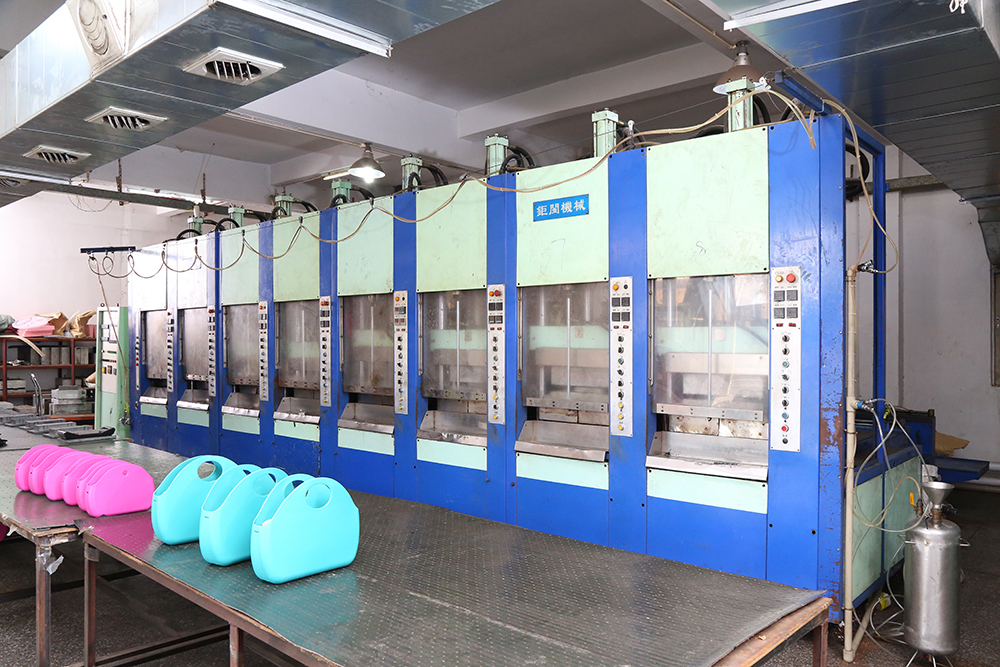 Máquina de inyección de 8 agujeros IP 8 holes IP injection machine