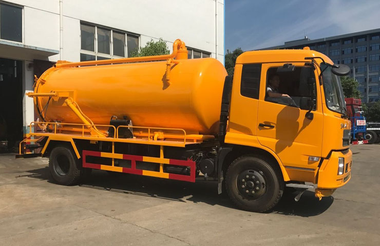 Suction Sewage Tanker 06