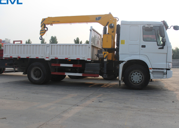 SINOTRUK HOWO Lorry-mounted crane