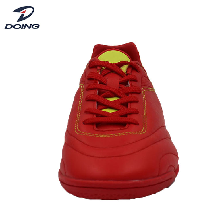 China manufacturer pu lightweight sport football shoes soccer boots