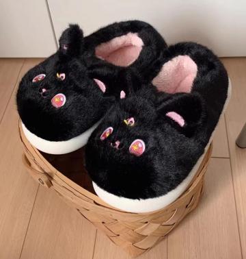 Small black cat plush slippers
