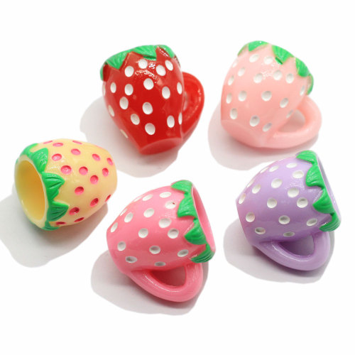 Resina Strawberry Dot Coffee Cup Charms Colorful Drink Mug Ornamenti Accessori per gioielli Abbellimento