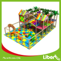 Indoor-Spielplatz mit Ball Pool Grube Klettern Struktur