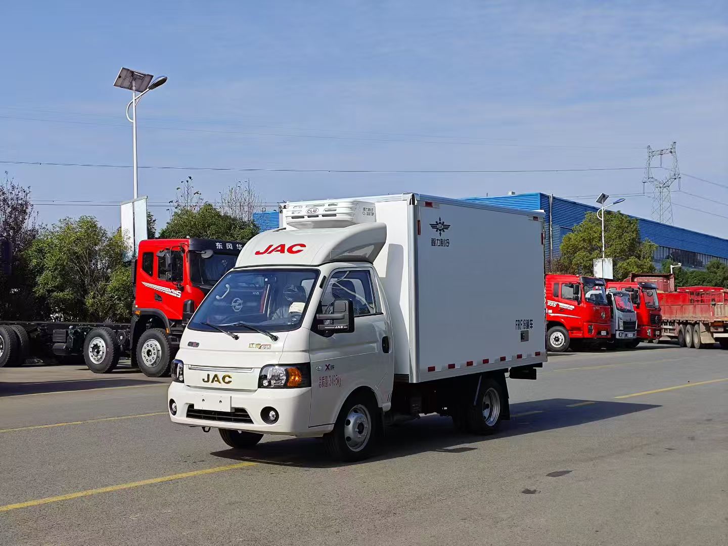 Надежный транспортный рефрижератор с морозильной камерой Reliable Freezer Refrigerated Transport Vehicle