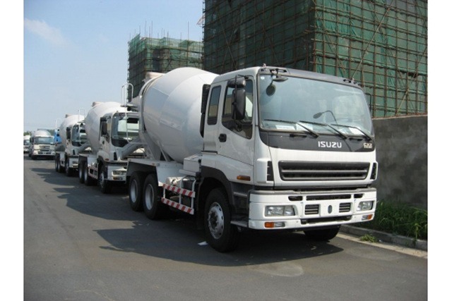 Isuzu Concrete Mixing truck