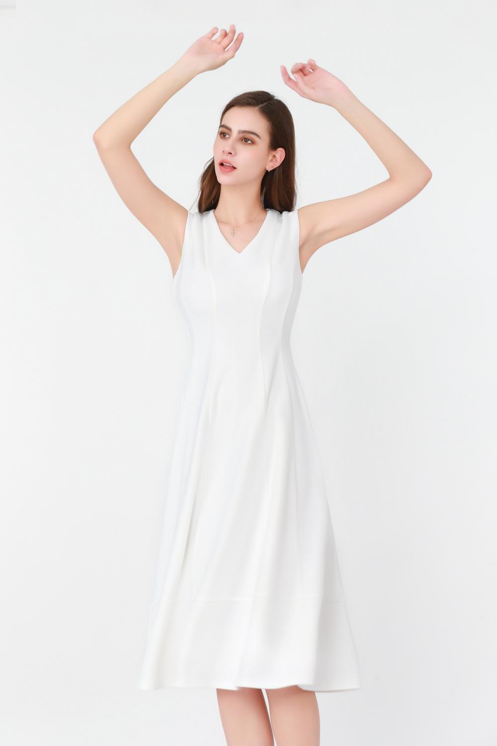 V-necked Sleeveless Knit White Dress