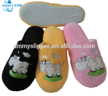 OEM kid's indoor plush slippers