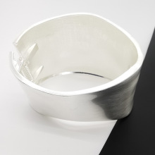 Bohemian Charm Exaggerated Snap Hook Bangles Cuban Chunky Bracelet for Women