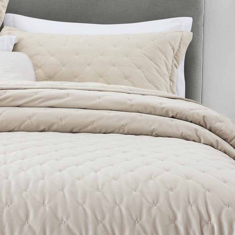 BSCI cream-coloured quilted embroidery bedspread designer bedspread home goods bedspread bed quilt