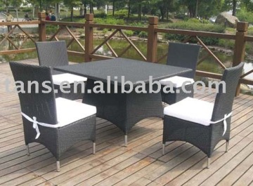 Pe Rattan Dining Table