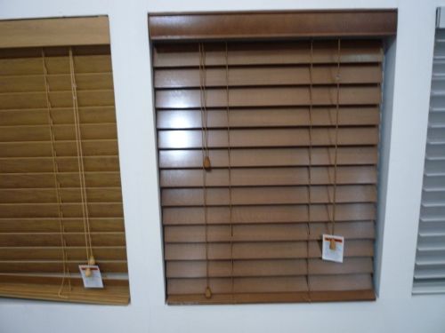 64mm Basswood Venetian Window Blinds Smooth Manual Inside / Outside