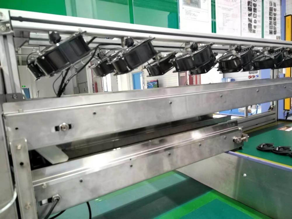 Conveyor With Cooling System 1 Jpg