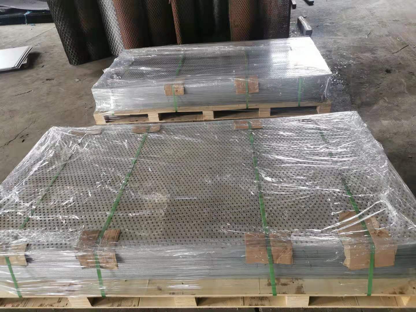 0.8mm Thickness Low Carbon Steel perforated metal mesh sheet punched steel mesh sheet 5mm Hole