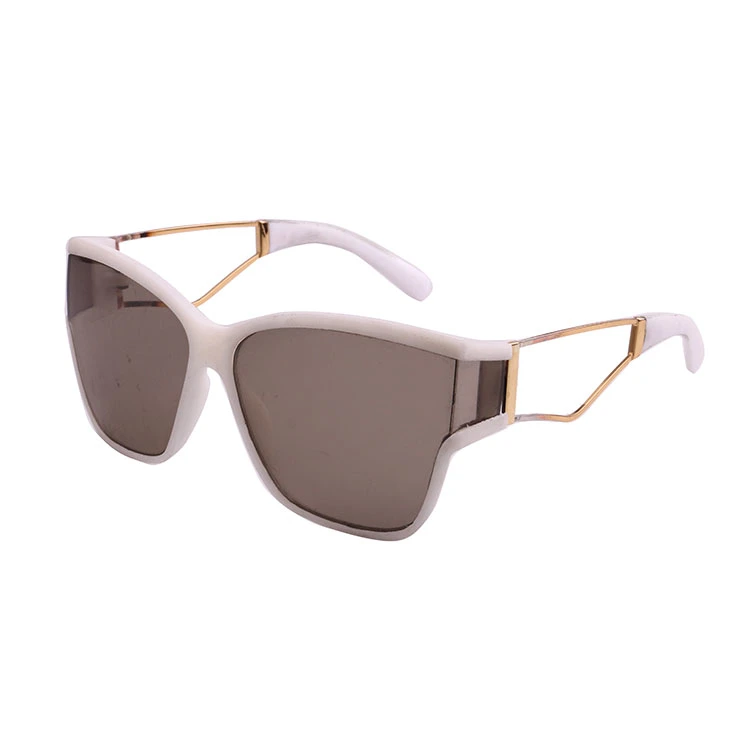 2019 Classical Trendy Sunglasses with White Color