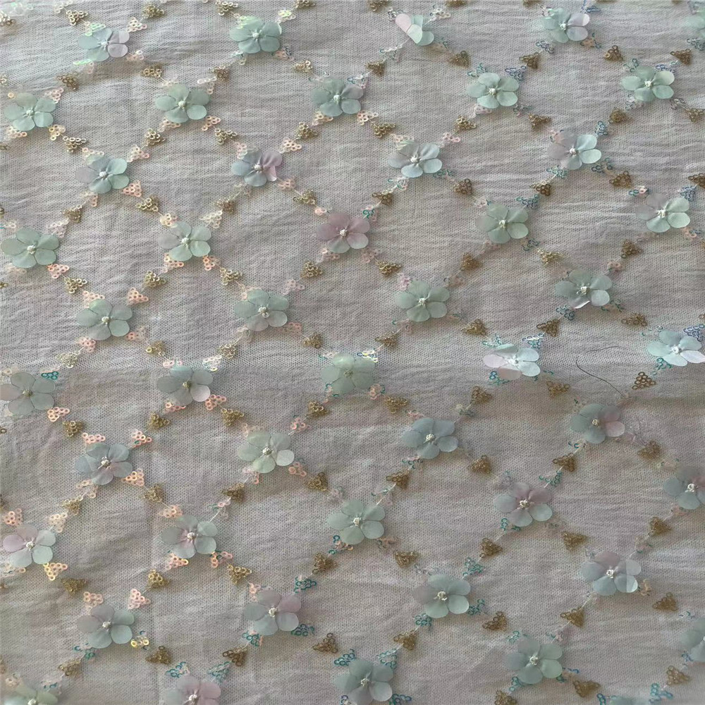 Fancy 3 mm vérifie les paillettes de broderie laser imprimée sur le tissu en maille