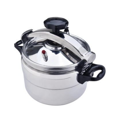 What aspects should be paid attention to in the cleaning and maintenance of stainless steel pots and utensils?