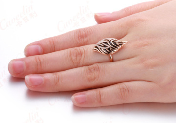 18k rose gold diamond and black onyx ring