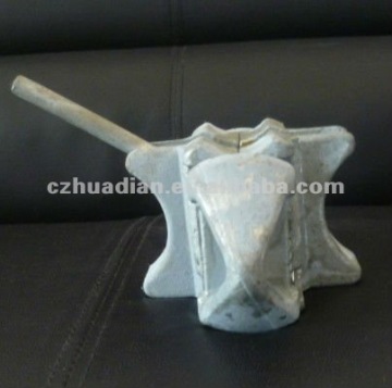 Twist lock for container