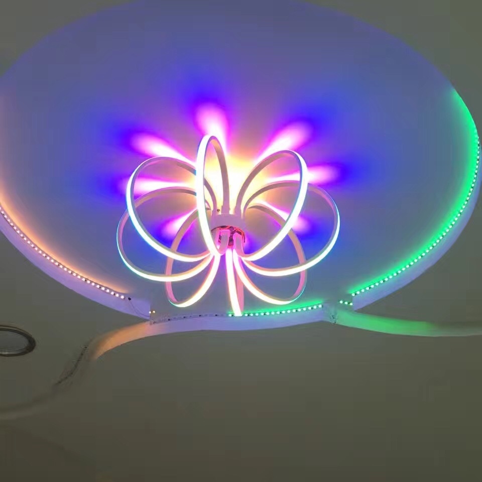 Programmerbar fleksibel RGB LED striplys