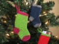 रंग क्रिसमस मोजा सजावट या उपहार कार्ड धारक