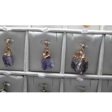 Amethyst run mine ore stone pendant