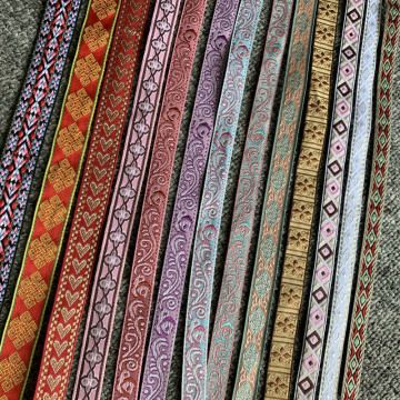 Shirita qëndisje me shirita Zbukuruar Jacquard Zemra Trims