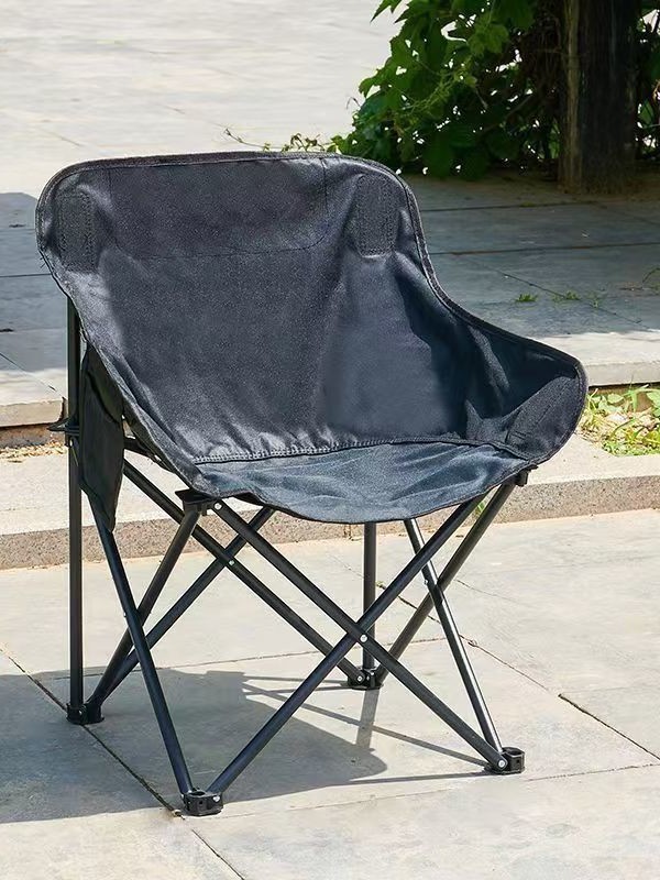Stylish Lounge Chair with Contemporary Design