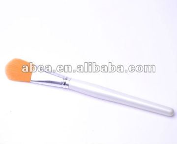 Silvery white Wood Handle Nobility Foundation Brush