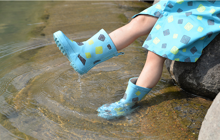 أحذية مطاطية للأطفال من المصنع لعام 2024 في يوم ممطر4 2024 Factory Kid Rubber Boots In Rainy Day4