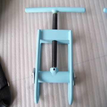 Armour Clamp Assembly