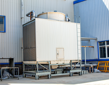 Closed-loop cross-flow cooling tower