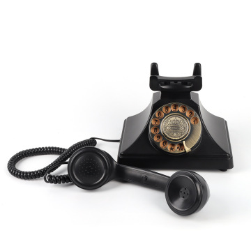 Vintage Rotary Phone as Unique Wedding Message and Guestbook Solution