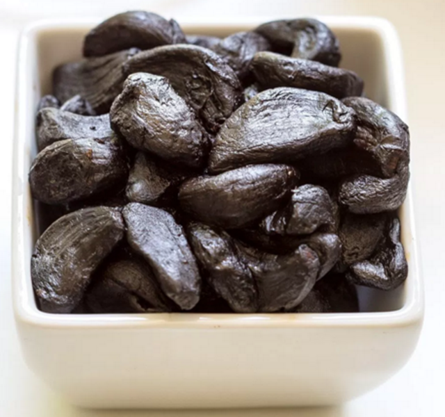 Peeled Black Garlic Cloves