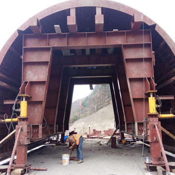 Snelweg voering tunnel trolley