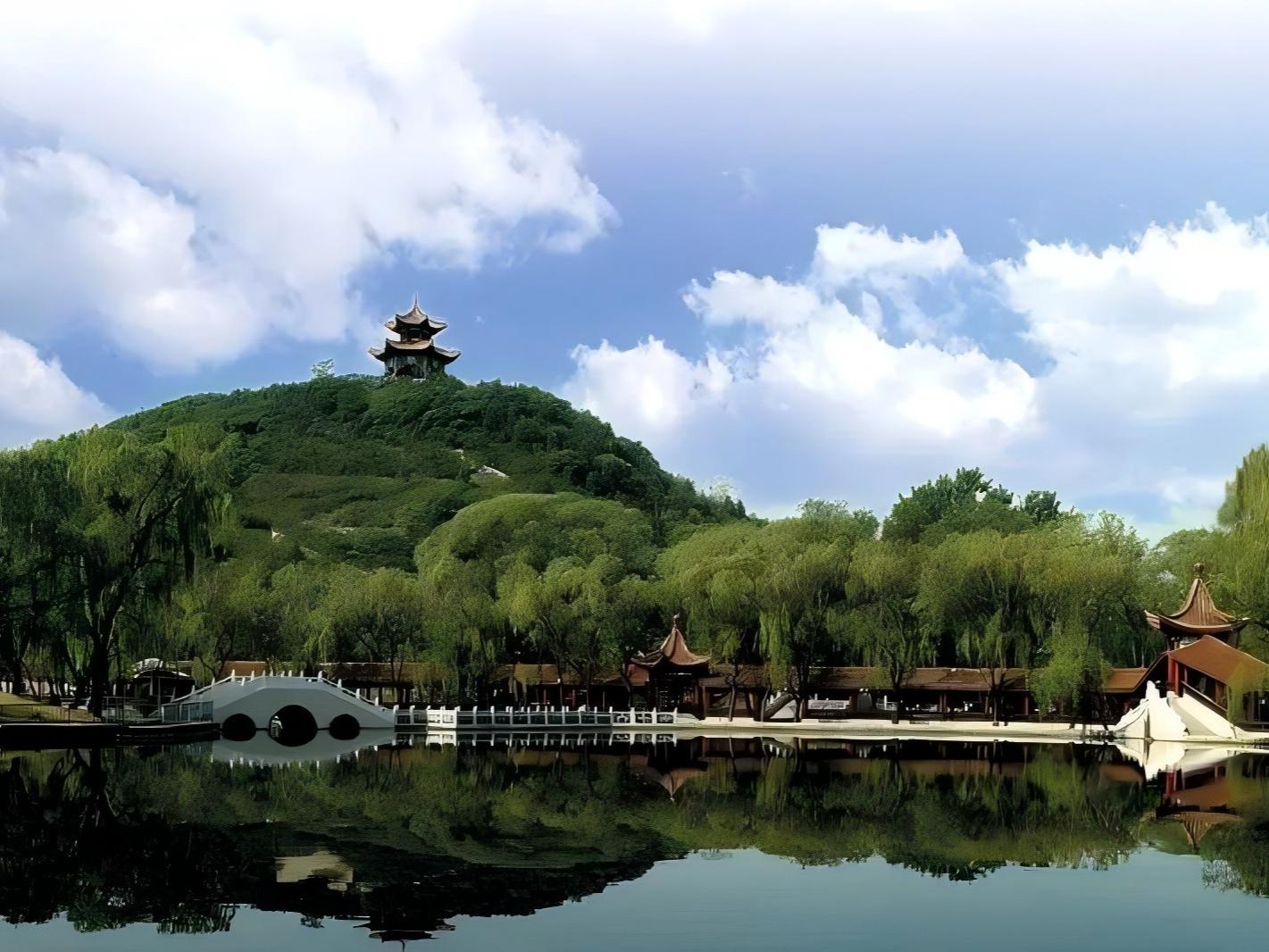 ডিফল্ট নাম default name