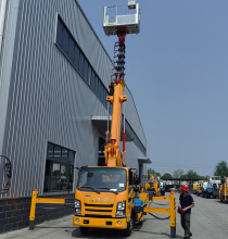 Telescopic 28 meter high-altitude work vehicle