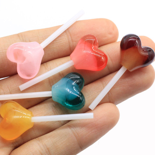 Mehrfarbiges Herz Candy Shaped Resin Cabochon für handgemachte Bastelarbeiten Dekoration Perlen Charms DIY Spielzeug Ornamente