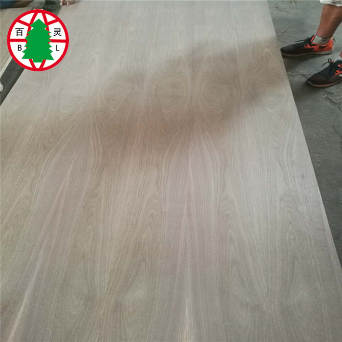 8mm Sapeli Veneer تجاريّ لوح خشبيّ صفح