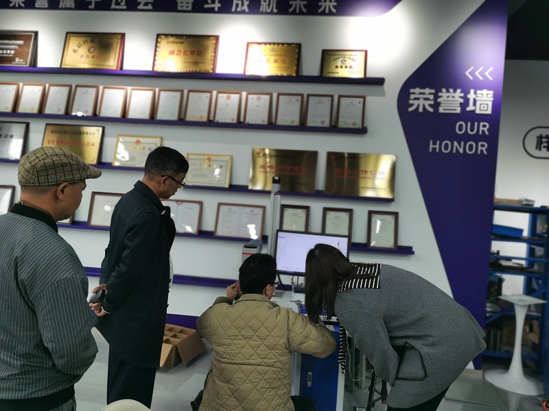 Customers Visit Chuke Intelligent for On-Site Demonstration; Fiber Laser Deep Engraving Machine Impresses Them!